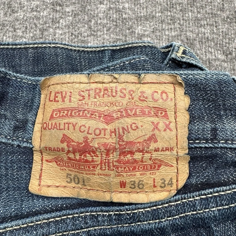 Levi's 501XX Jeans Mens Sz 36x34 Fit 36x31 Button Fly Straight Distressed